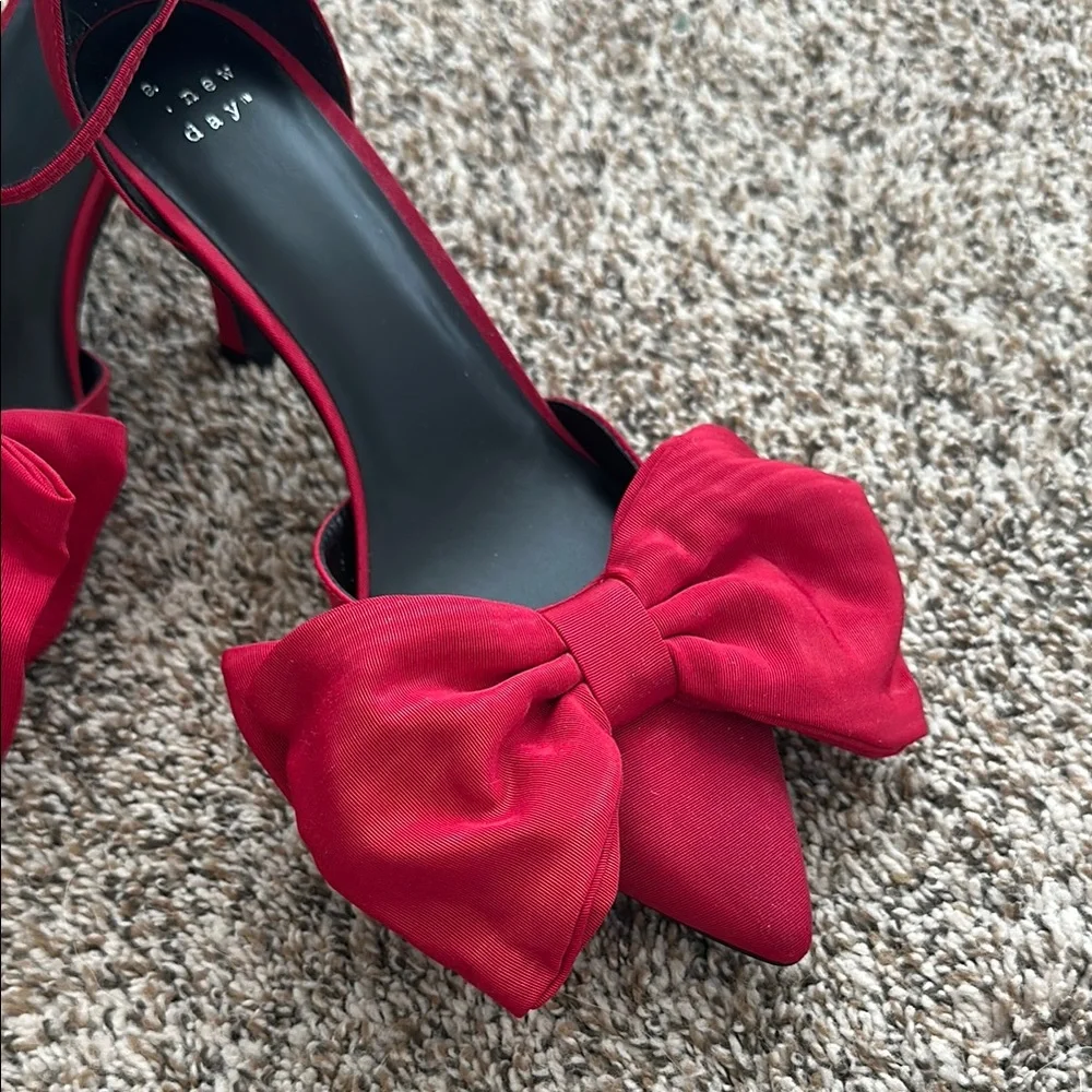 Brand NEW Grace Bow Pumps with Memory Foam - Picture 3 of 8